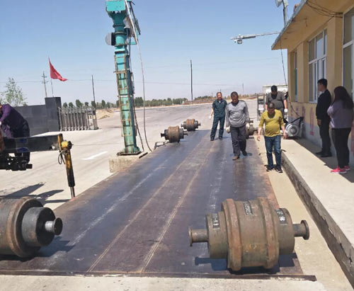 杭錦旗計(jì)量檢測所開始今年的地磅檢定工作 檢定地磅39臺