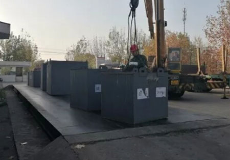 4月9日對(duì)上?？蛻?hù)公司地磅進(jìn)行了定期檢驗(yàn)