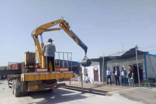 圖為地磅計(jì)量檢定現(xiàn)場(chǎng)